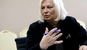 Figurat politike kujtojnë kontributin e Flora Brovinës