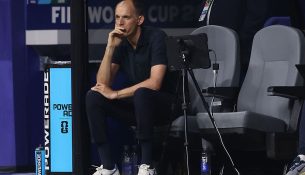 Plas te Anglia, Tuchel humbet kontrollin mbi dhomën e zhveshjes