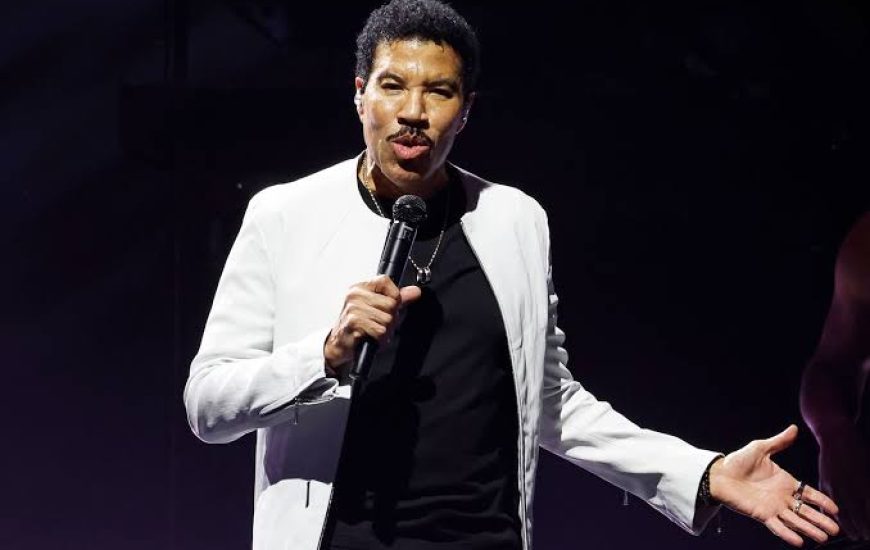Lionel Richie u lirua nga spitali