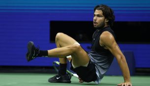 Tronditje në US Open – Shelton eliminon Alcaraz pas një maratone të çmendur