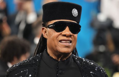 Me 13 tetor nis turneu i Stevie Wonder