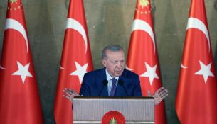 Erdogan paralajmëron Greqinë: Ndalni armatosjen e ishujve