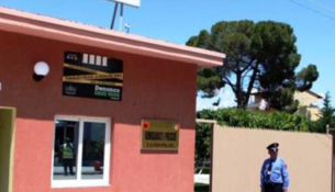 Dyshohet se i dërgonte mesazhe erotike nxënëses 13-vjeçare, arrestohet mësuesi në Lushnjë