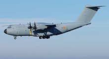 Dy avionë të KFOR-it arrijnë në Kosovë para verdiktit në Hagë
