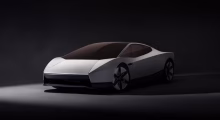 Elon Musk prezanton Tesla Roadster, makinën që pretendon se mund të fluturojë