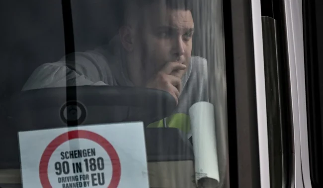 Frika nga sabotazhet ruse shtyn BE-në drejt kufizimeve të reja të vizave