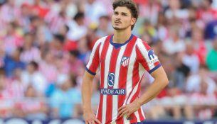 Barcelona gjobitet për kontaktet me Julian Alvarez