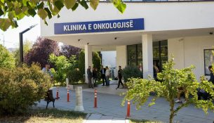 “Më 13 maj e mori kutinë e fundit” – Onkologjia planifikoi barna për 40 pacientë, trajtimin e nisën dyfishi