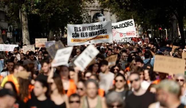 Protesta në mbarë Spanjën për krizën e strehimit, mijëra qytetarë në rrugë