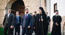 Vizita zyrtare e Millatoviçit nis në Manastirin e Deçanit
