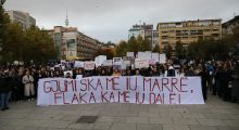 Protestuesit kërkojnë llogaridhënie nga pesë institucione pas vrasjes së Arlinda Zekajt