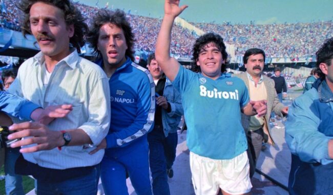 Maradona, dashuria që Napoli nuk e la kurrë të vdiste