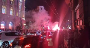 Pas 14 vjetësh të pushtetit të Vuçiçit, Serbia feston fitoren e studentëve