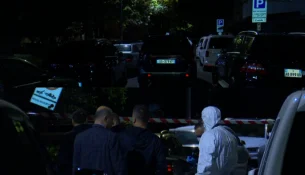 Vrasje e dyshuar me armë zjarri në Tiranë, gjendet i pajetë një person brenda automjetit