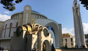 Kisha Ortodokse dënon dhunën, pas përplasjeve në oborrin e Katedrales