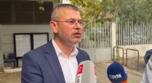 Goditën me vezë makinën e Ramës, lirohen dy protestuesit
