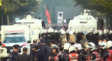 Protesta nuk ndalet, vijojnë përplasjet me policinë në Rrugën e Durrësit