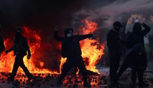 Tirana sheh protestat më të ashpra në dekada