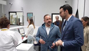 Karakaçi inspekton Postën Nr. 5 në Tiranë: Shërbimet vijojnë normalisht për qytetarët