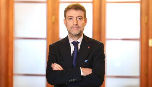 Hoxha paralajmëron Serbinë pas deklaratës së Daçiç për Prizrenin