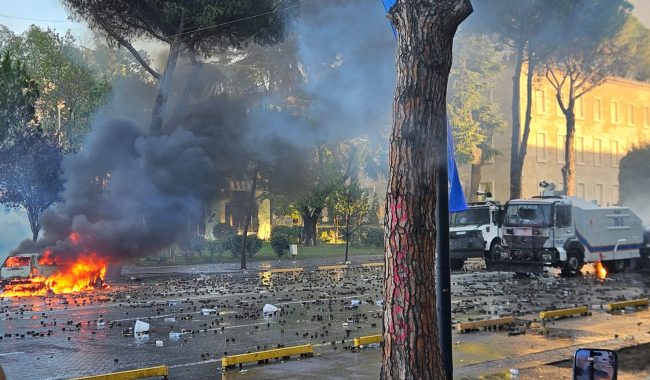 Përshkallëzohen përplasjet para Kryeministrisë