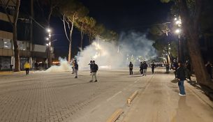 Dita e 13-të e protestës mbyllet pas gjashtë orësh me më pak përplasje