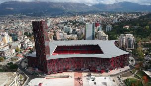 Protestat detyrojnë ndryshimin e stadiumit për Egnatia – Midtjylland