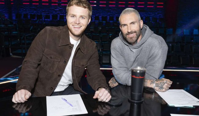 Adam Levine zgjedh Alex Warren si këshilltar në “The Voice”