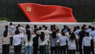 Pastrimi i kupolës ushtarake, Xi Jinping nën presionin e fushatës kundër korrupsionit