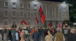 Dita e 127-të e protestës, qytetarët mblidhen para Kryeministrisë