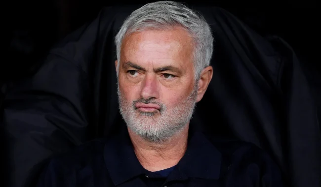 Jose Mourinho zbulon arsyen pse po e lë mjekrën të rritet: ‘Jam i tmerrshëm kështu?’