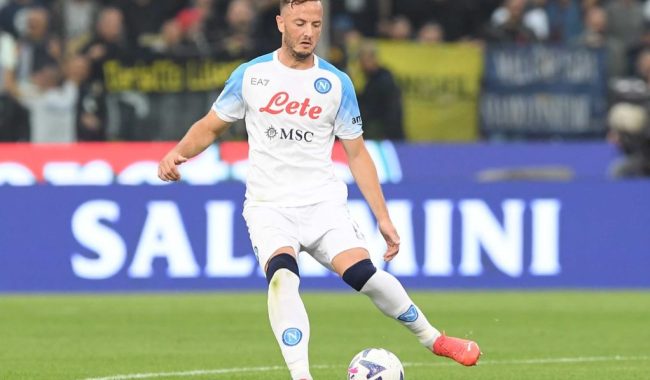 Gafa e Rrahmanit i kushton shtrenjtë Napolit, Venezia feston fitoren e parë sezonale në Serie A