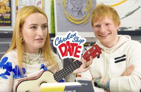 Amelia Dimoldenberg ironizon Ed Sheeran në “SNL UK”
